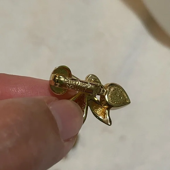 Vintage Christian Dior Bow Earrings 💛